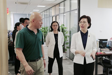 江蘇省委網(wǎng)信辦、省委宣傳部領(lǐng)導(dǎo)赴蘇化科技園調(diào)研重點(diǎn)企業(yè)